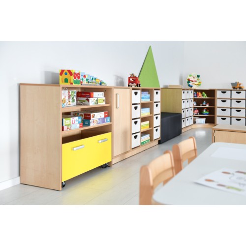 Bac en bois sur roulettes
