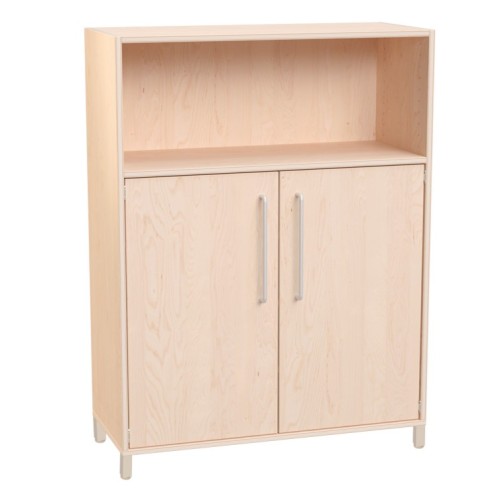 Armoire basse avec étagères et portes