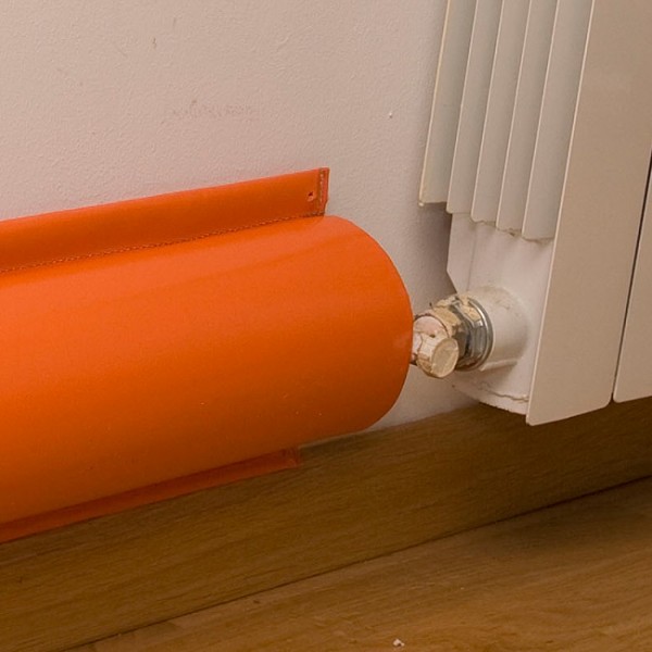 Protection tuyau radiateur
