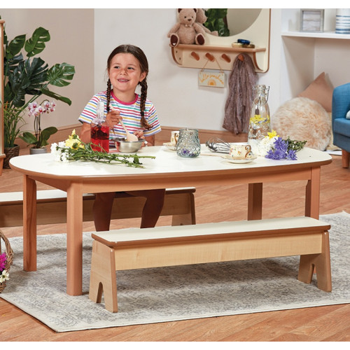 Table et bancs espace enfant Montessori