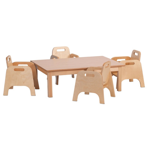 Table rectangle et 4 fauteuils pour crèche