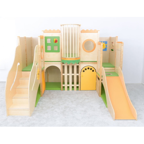 Grande structure de jeux en bois