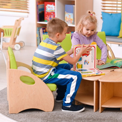 fauteuil en bois avec coussin pour enfant