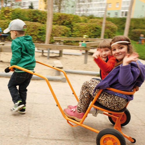 pousse pousse pour enfant