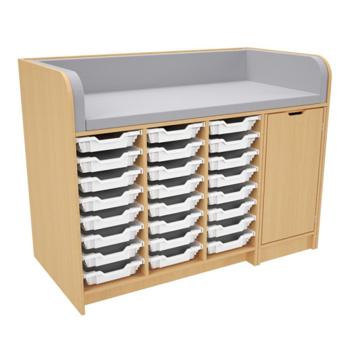 Table à langer pour professionnel de la petite enfance avec escalier escamotable