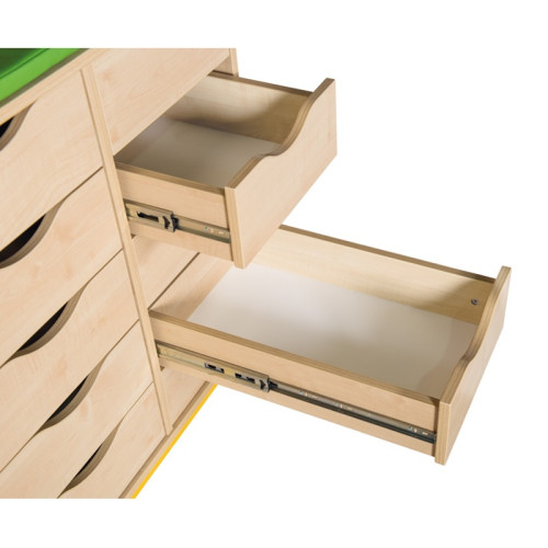 Tiroir du meuble de change avec escalier fixe et porte