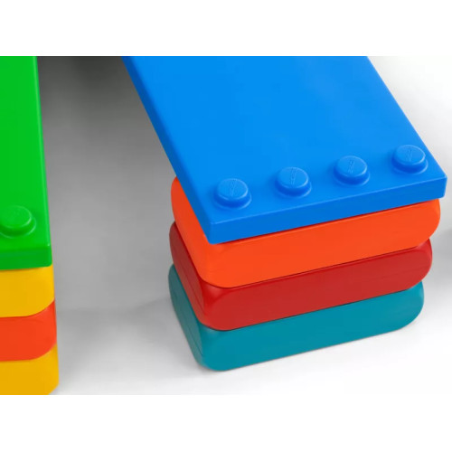 Finition du jeu avec grosses briques et plaques