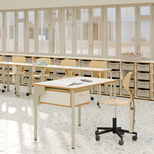 Bureau professeur dans une salle de classe