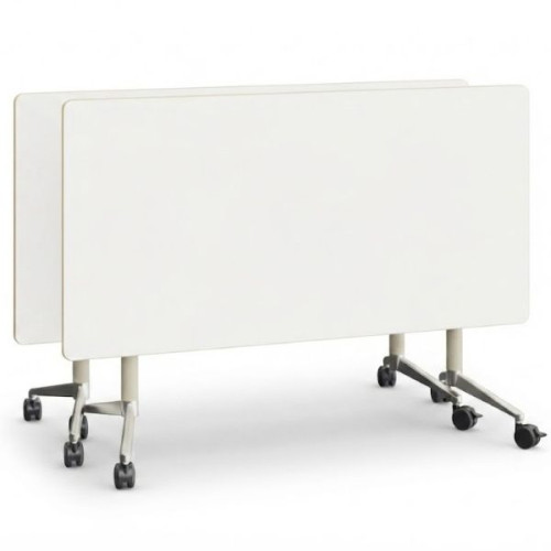 Table mobile avec plateau plié