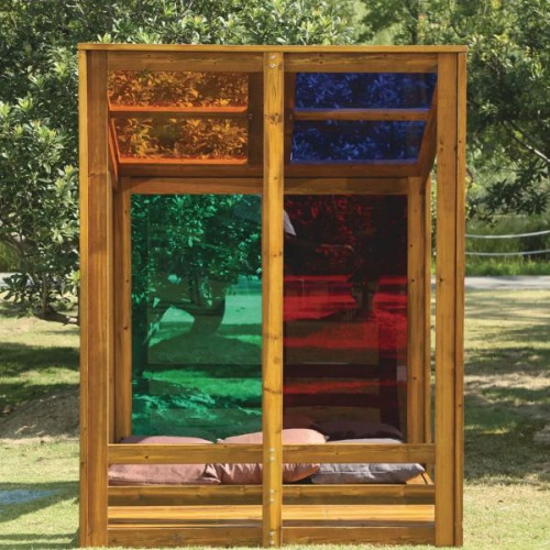 Cabane en bois colorée pour lire et jouer en extérieur