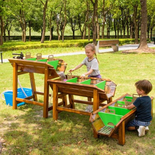 Enfants jouent avec atelier à patouille