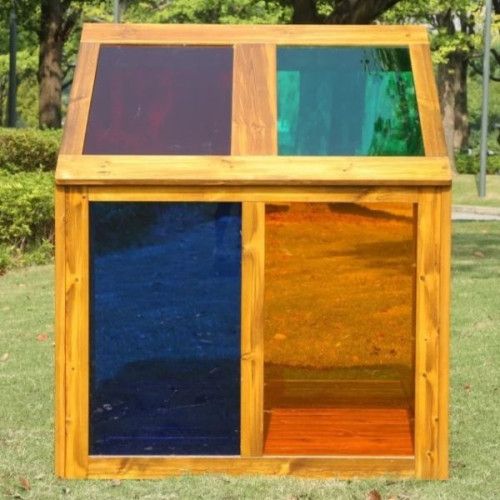 Arrière de la petite cabane colorée