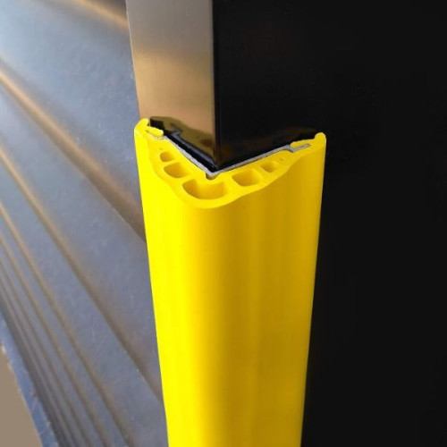 Haute protection d'angle avec alu 70 x 70 mm - 2 m sur un mur