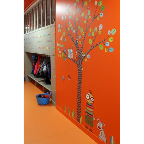 Décoration couloir maternelle