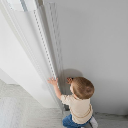Anti pince doigt pour porte 110 degrés 150 cm et 180 cm posé sur porte