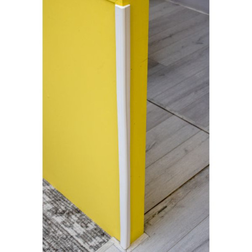 Baguette protection angle mousse EVA installée au mur