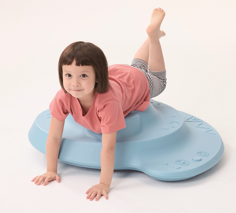 Jeu d'équilibre pour enfant en école maternelle