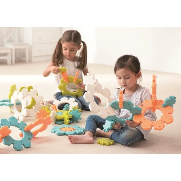 activité collective de jeux de construction en classe maternelle