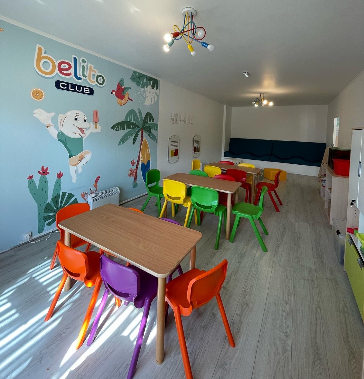 Salle dédiée à un espace enfants dans un camping