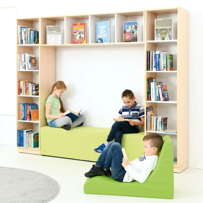Espace lecture personnalisé avec mobilier scolaire coloré pour école maternelle et centre de loisirs