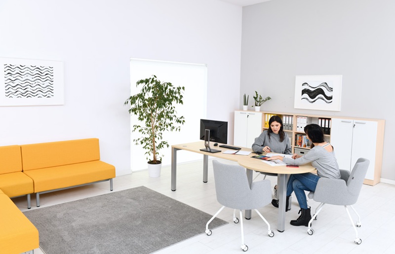 Bureau de direction dans établissement scolaire