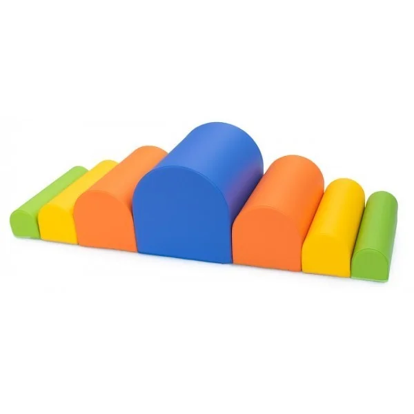 Atelier de motricité avec parcours en mousse pour enfants en école