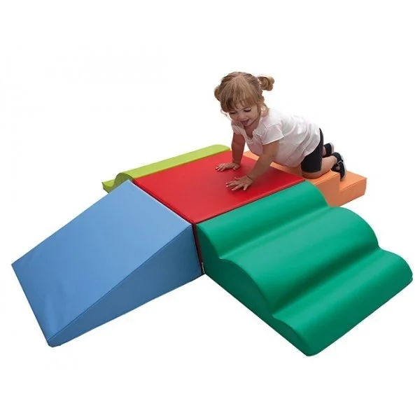 parcours de motricité enfant en collectivité avec modules en mousse