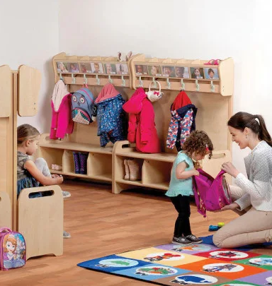 Porte manteau petite section pour école maternelle